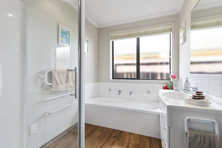 4 Parkside Drive Huntington_14