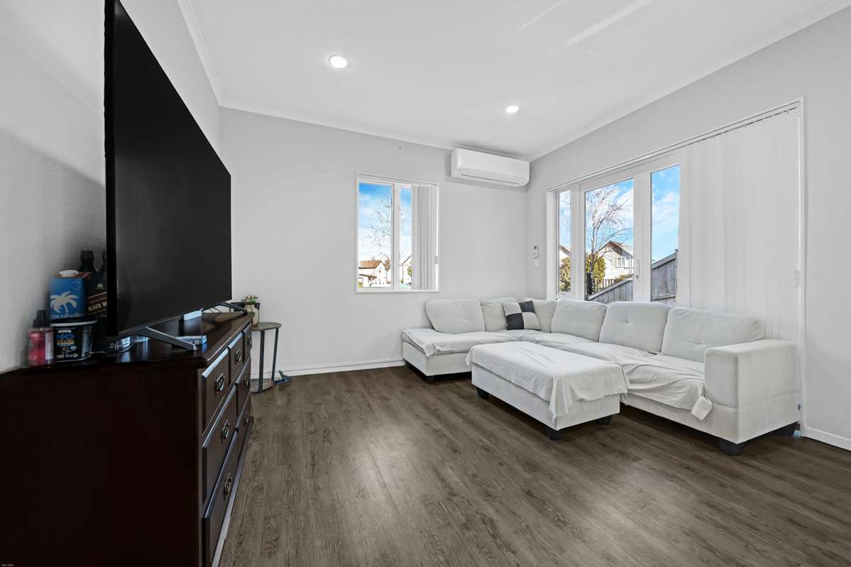 10 Warbler Crescent_3