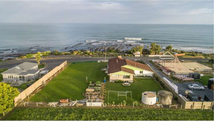 1302 Kaka Point Road Kaka Point_16