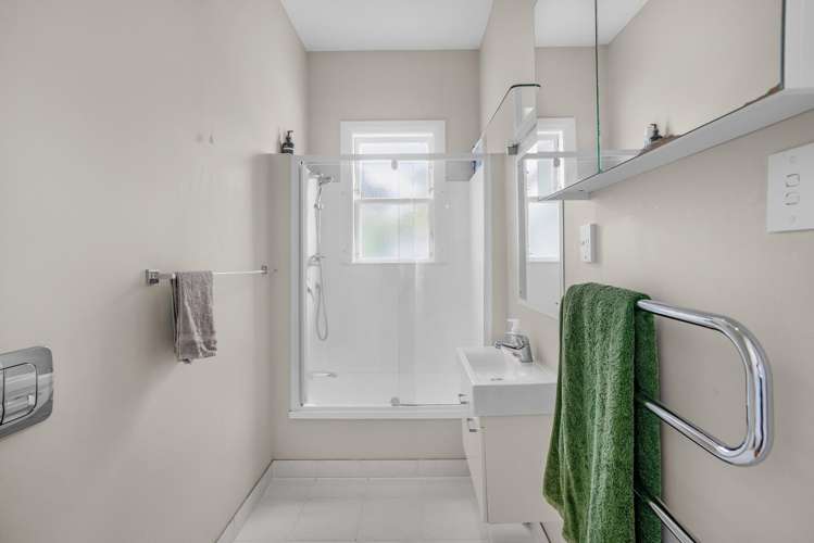 15 Udy Street Petone_6