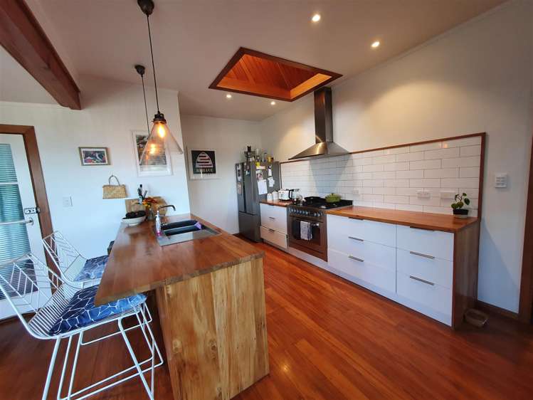 60 Douglas Street Okitu_12