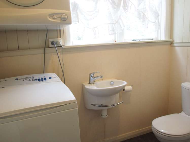 8 Walden Street Strathmore Park_13