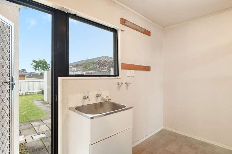 35c Emmett Street Greerton_14