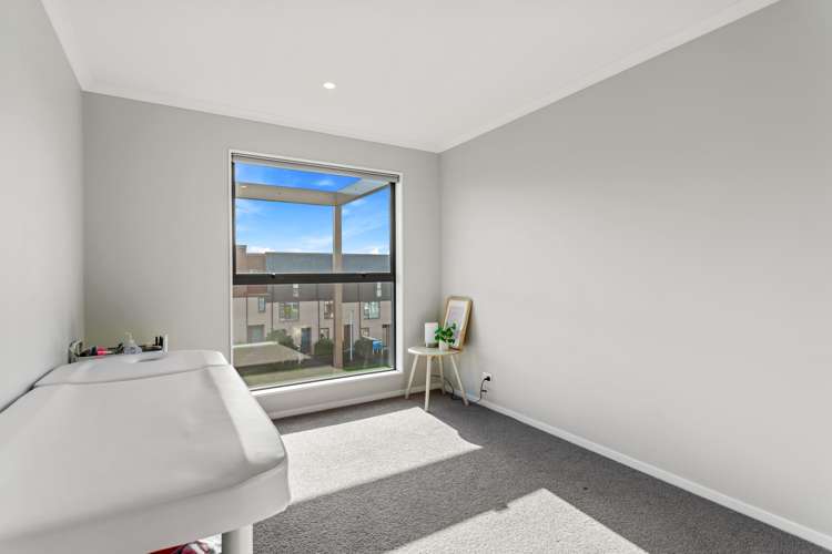 6/4 Matimati Place Hobsonville_17
