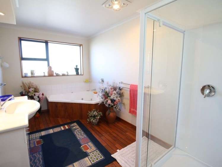 150 Racecourse Road Allenton_8