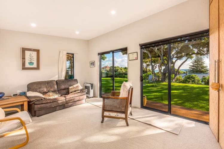 137 Wellington Road Paekakariki_29