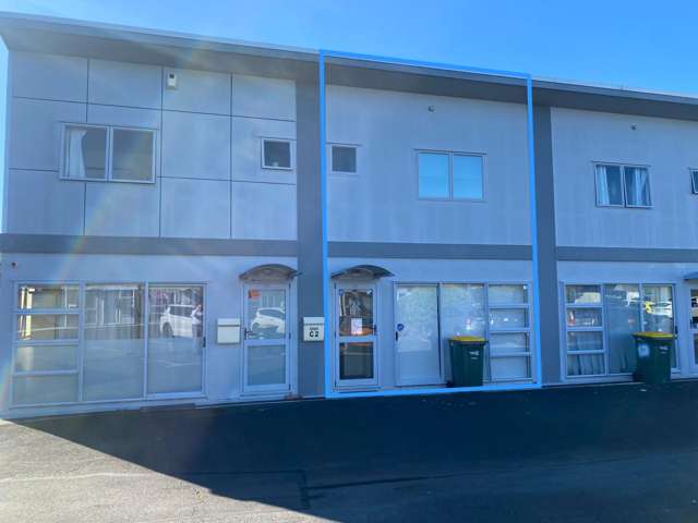 Office/showroom available for lease