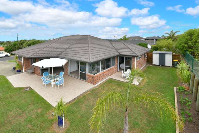 24 Chesterfield Way Orewa_2