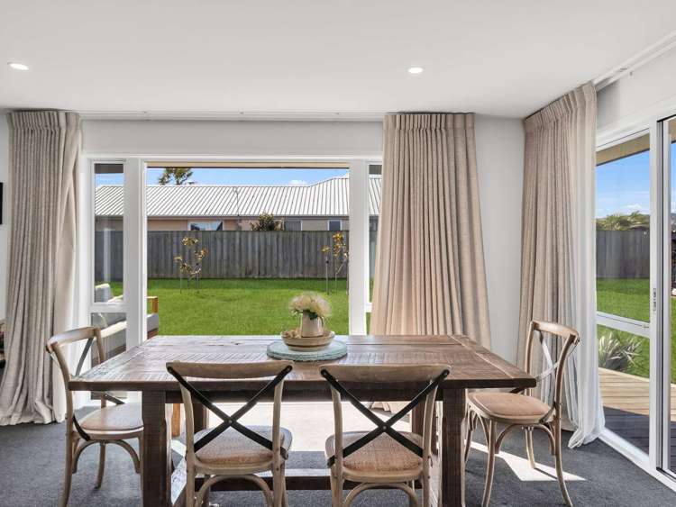 2 Upham Way Amberley_24