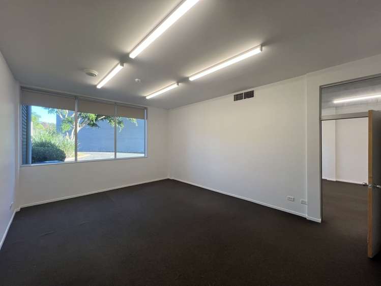 60b/60B Rockfield Road Penrose_2