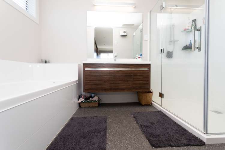 223 Roslyn Road Roslyn Bush_7