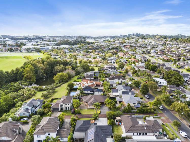 23 English Oak Drive Schnapper Rock_43