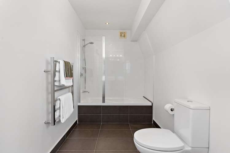 15B Galloway Crescent Farm Cove_15