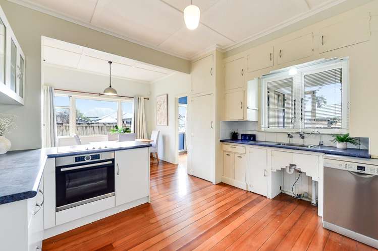 13 Bond Street Hamilton East_9