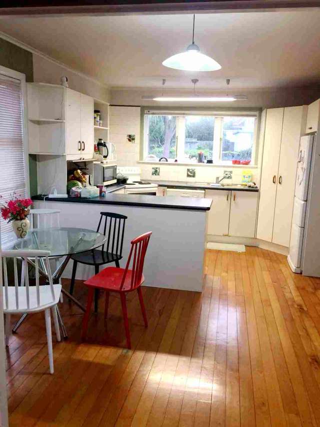 70 Tiroroa Ave Te Atatu South_3