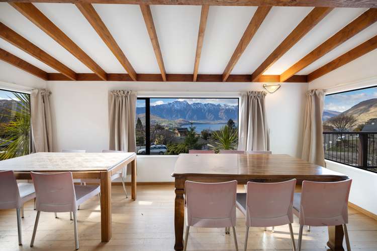 8 Avalon Crescent Fernhill/Sunshine Bay_10