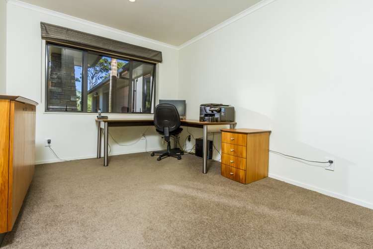 8 Oscar Road Greenhithe_23