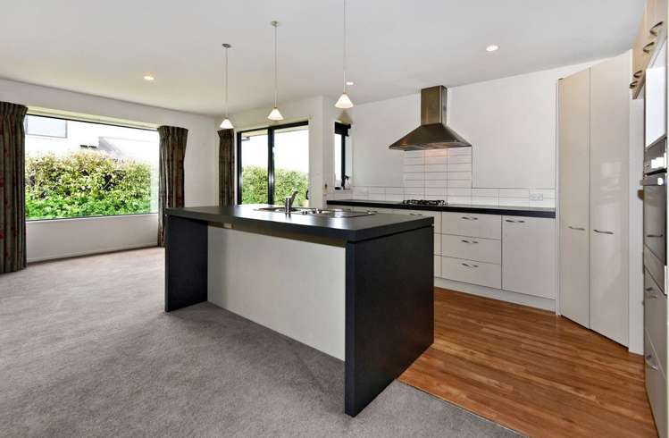 14 Kingsbridge Drive Burwood_1