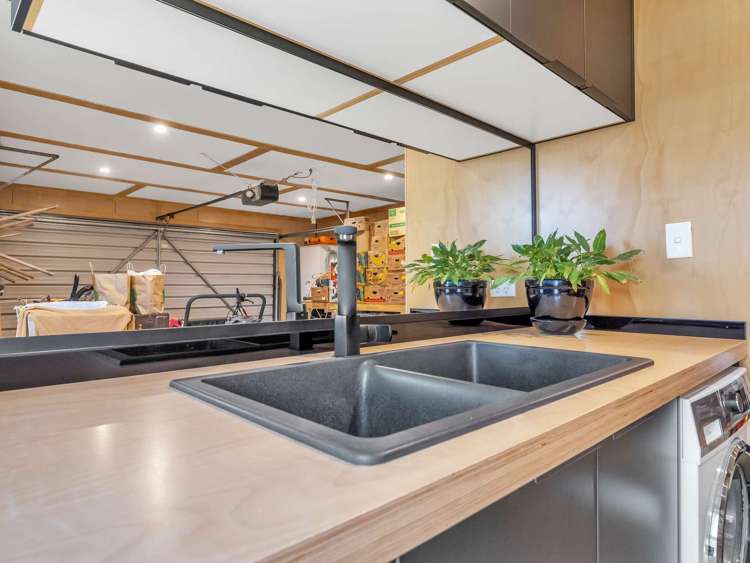 88 Dixon Road Glenview_25