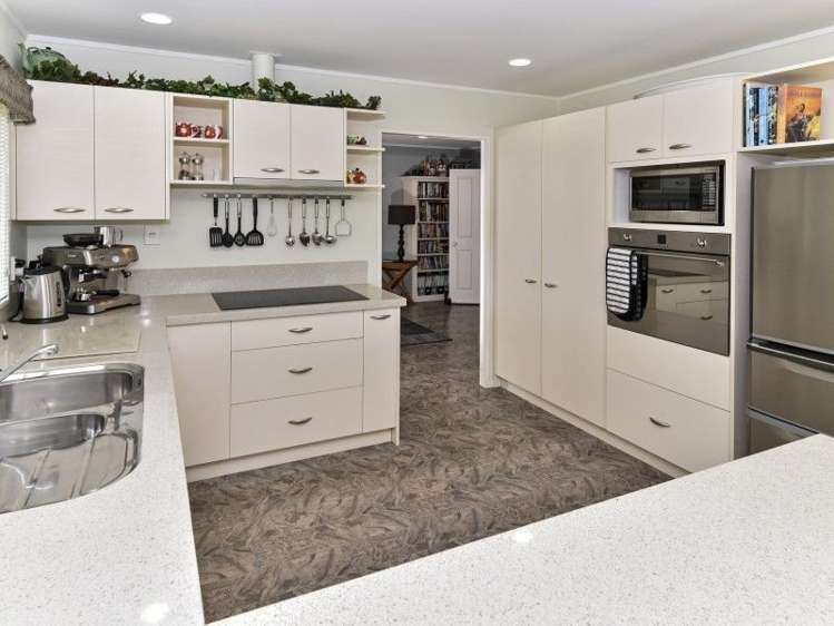 22 Silkwood Grove Totara Heights_18