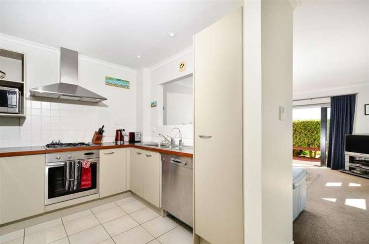 54 Provence Esplanade Te Atatu Peninsula_6