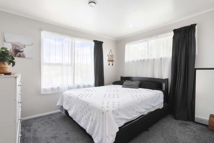 79 Solar Road Glen Eden_8