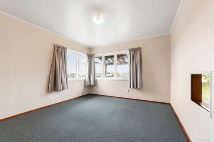 54 Vodanovich Road Te Atatu South_13