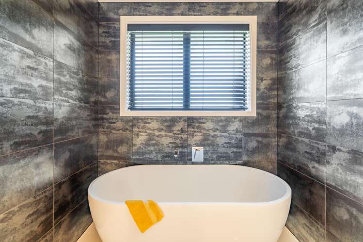 355 Grays Road Pāuatahanui_12