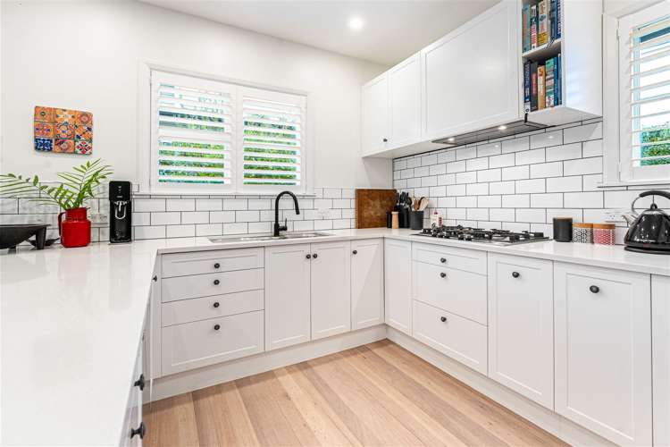 58 Old Lake Road Narrow Neck_7