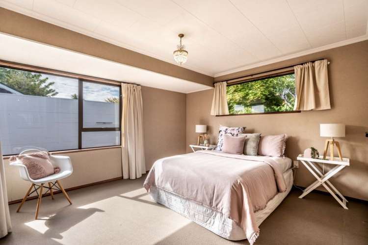 349 Queens Drive Windsor_15