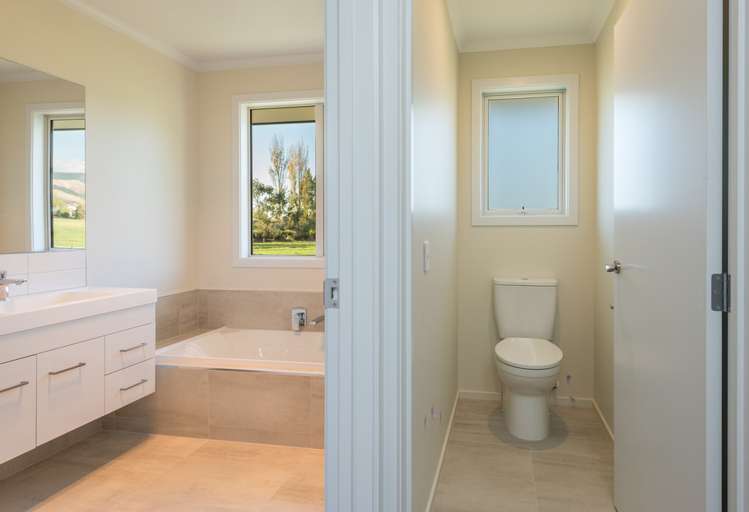 14 Campari Drive Richmond_16