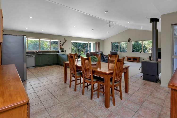 86 Main Road Kauri_5