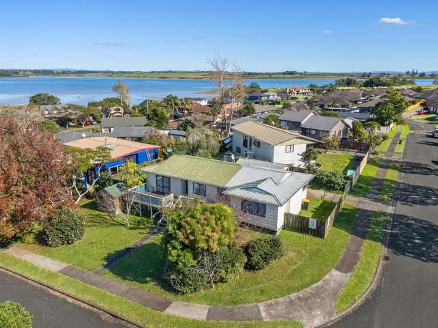 OWNERS OVERSEAS - VACANT NOW