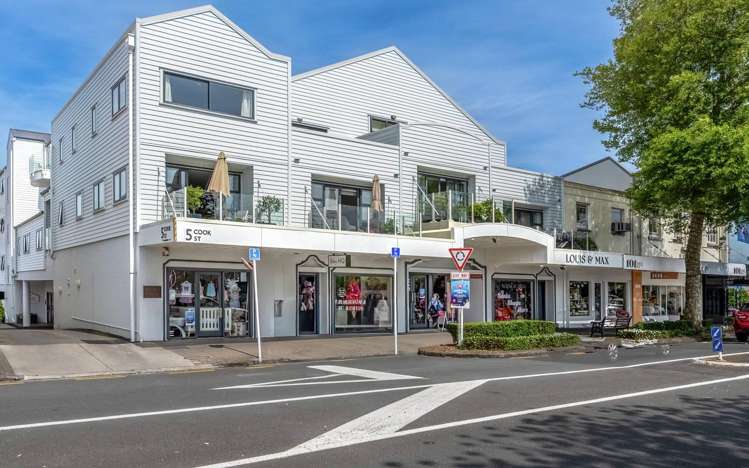 3/5 Cook Street Howick_8
