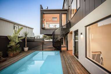 2A Glen Atkinson Street_1