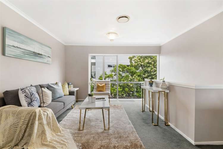 2/25 Inverness Road Browns Bay_1