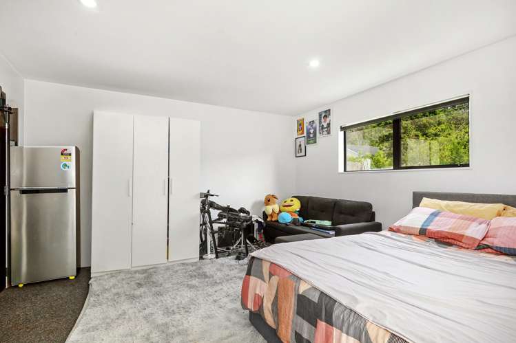 11 Wainuiomata Road Wainuiomata_13