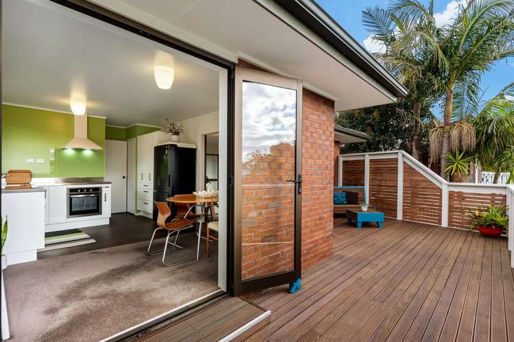 2/6 Annette Avenue Te Atatu South_10