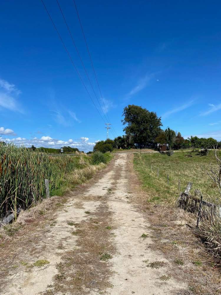 2221b State highway 2 Pukehina_13