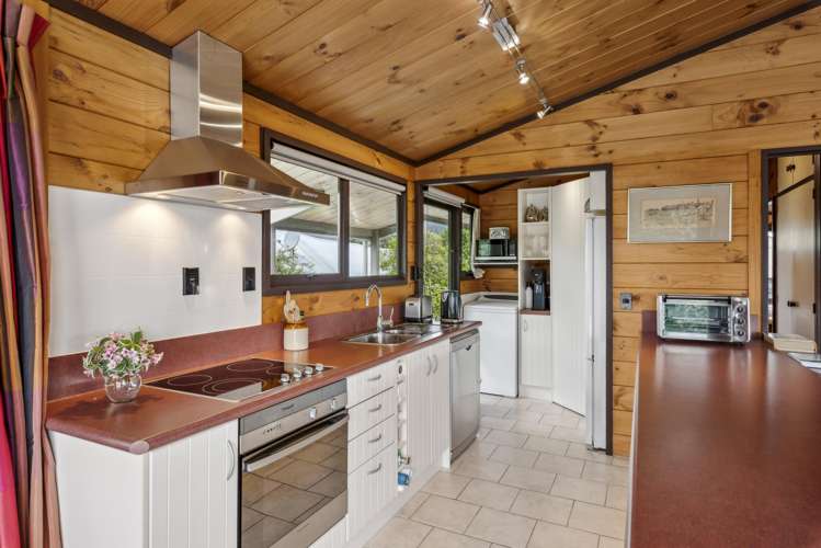 41 Raumati Road Raumati Beach_7