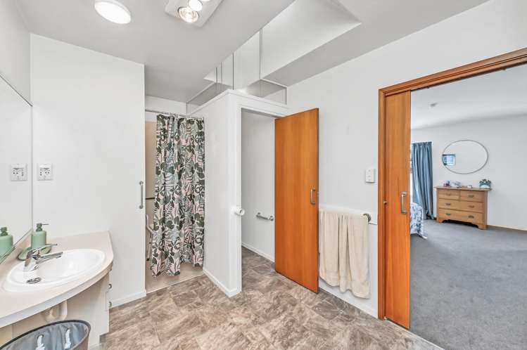 1/30 High Street Leeston_12