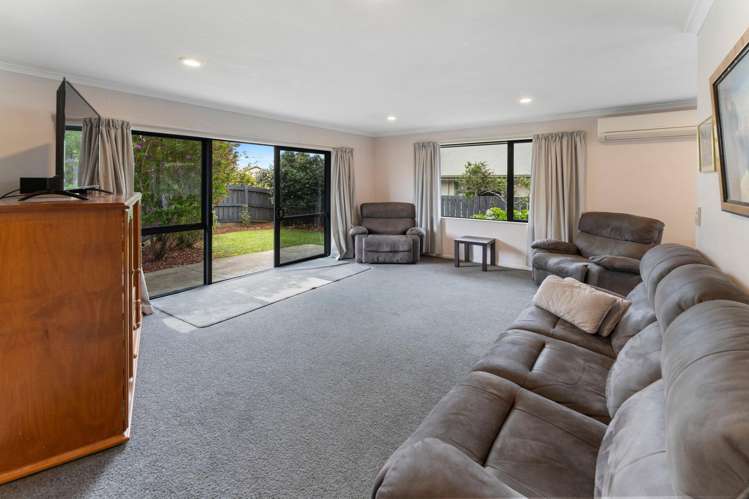 85 Templemore Drive Richmond_3