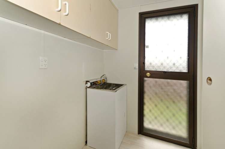 2/88c Kelvin Road Papakura_10