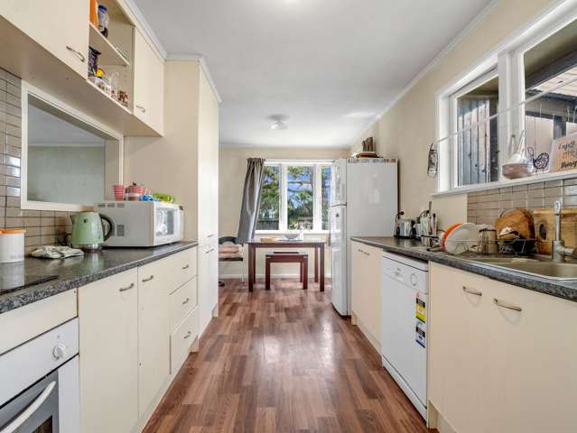 164 Clayton Road Mangakakahi_2