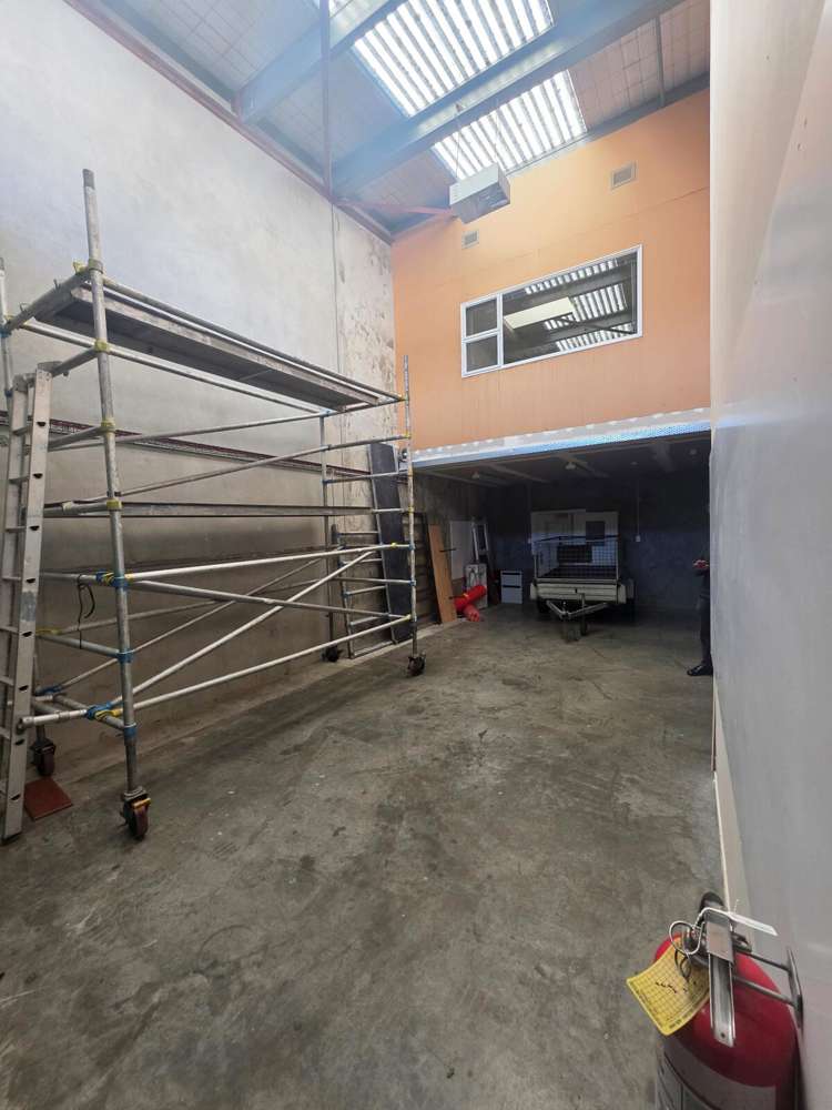 98 Main Road Tawa_1