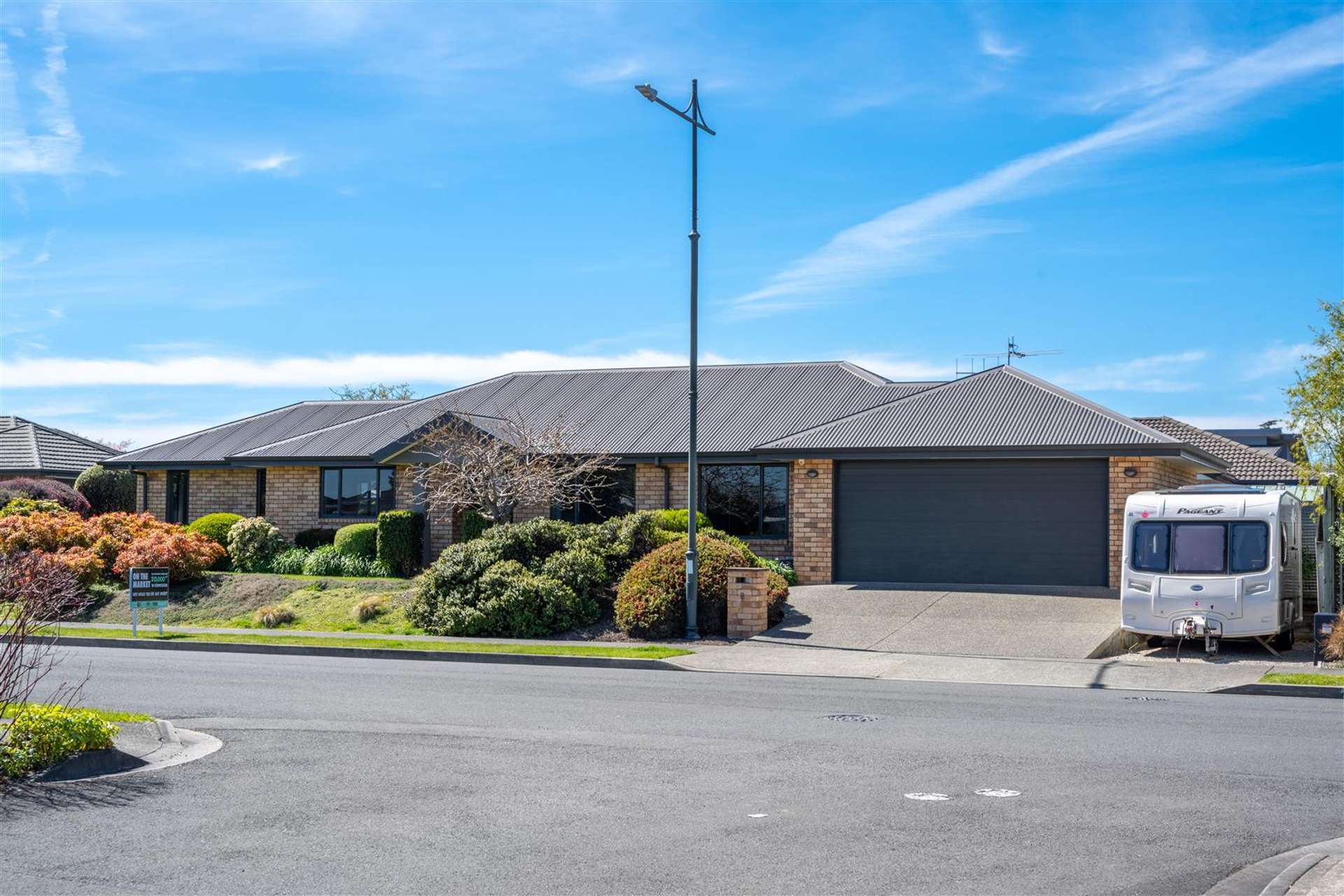 8 Cambelldon Crescent Stoke_0