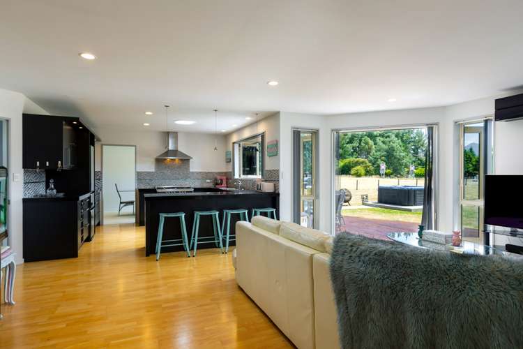 6 Cooper Street Wairau Valley_13