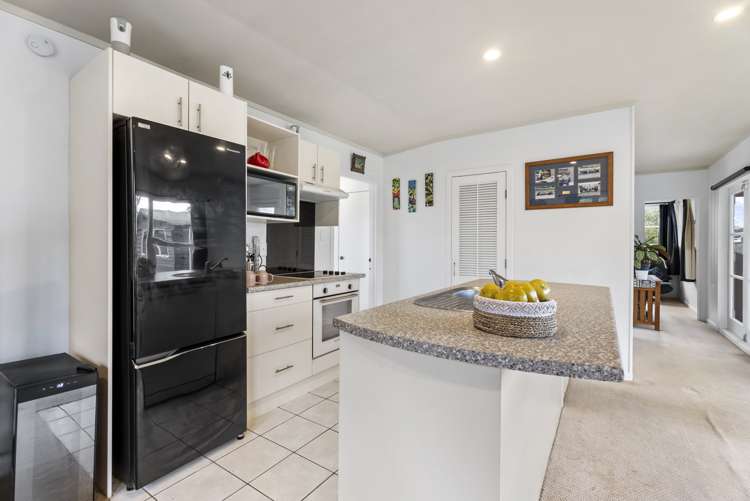 2/103 Vipond Road Stanmore Bay_4