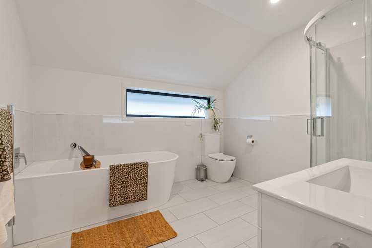 5 Riroriro Close Crofton Downs_17