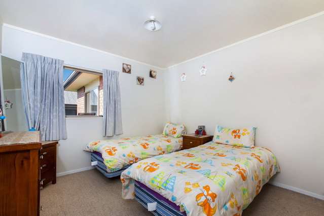 256 Royal Road Massey_4